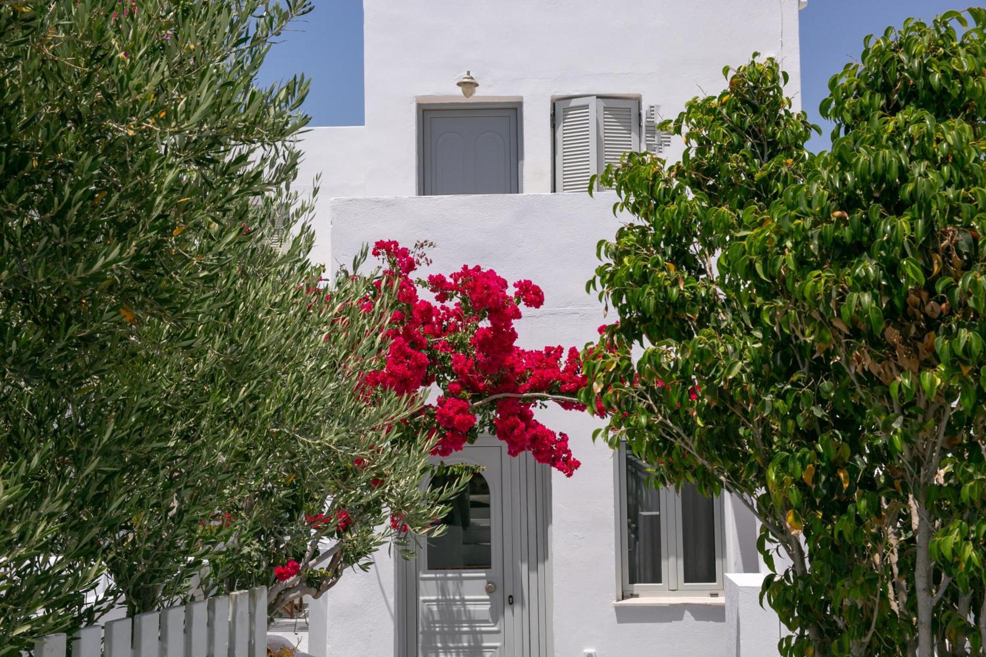 Sensia Luxury Apartment With Hot Tub Oia  Exterior foto